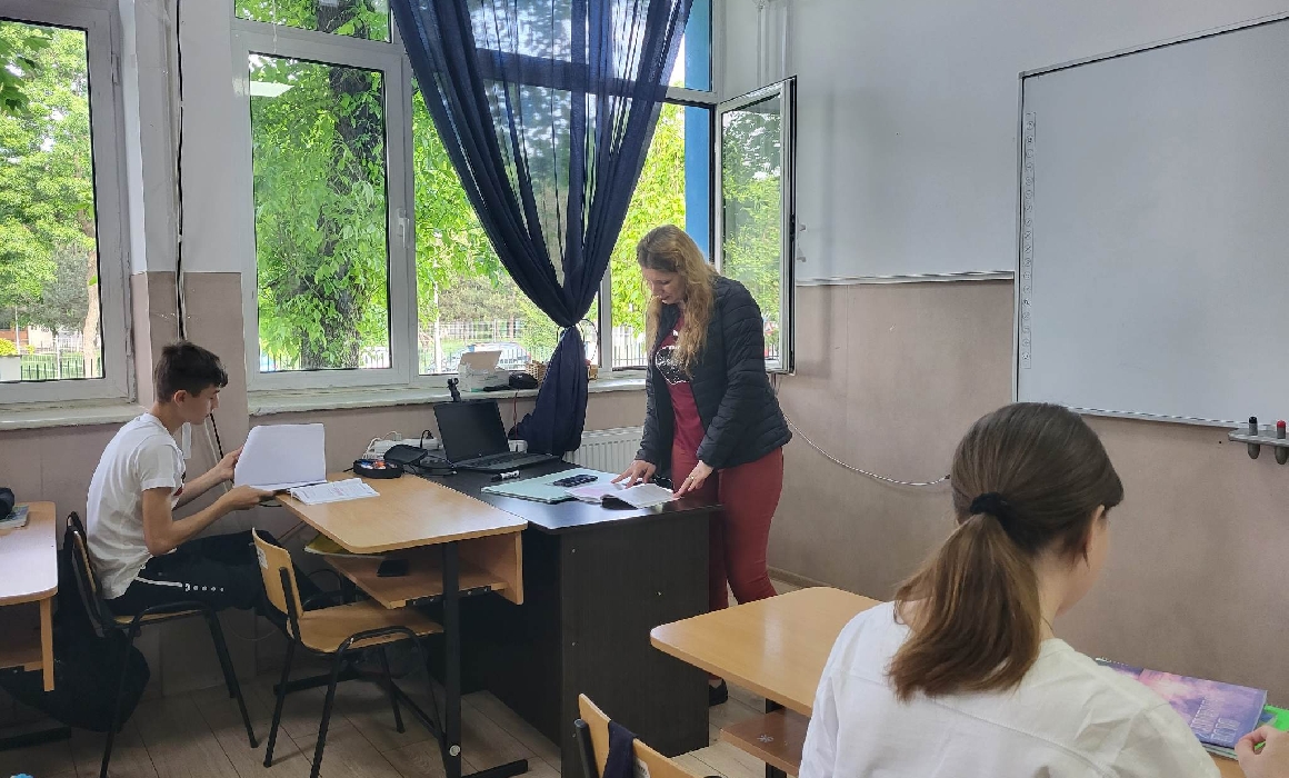 REPORTAJ. Într-un liceu din București doar 10 profesori din 130 sunt în grevă generală. „Mi se pare tardivă greva și este nedrept pentru elevi”