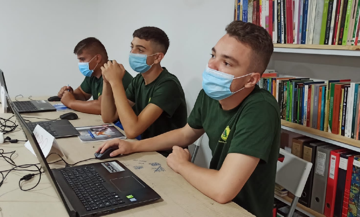Cum să amenajezi spații verzi pe calculator. Ce au învățat elevii de la liceul forestier din Vâlcea într-un stagiu de practică în Portugalia