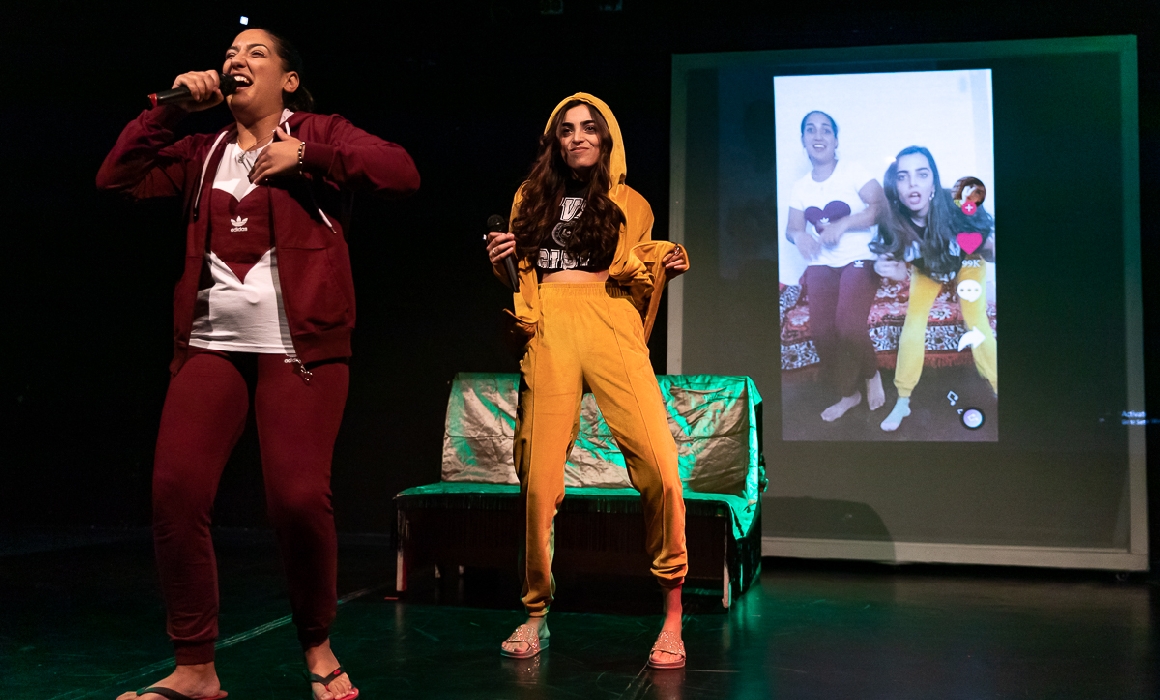 Piesa de teatru care vorbește pe limba generației TikTok: „Educația sexuală nu înseamnă a face sex sau nu”