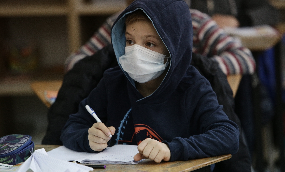 Editorial. O retrospectivă tristă a celor 19 luni de școală în pandemie