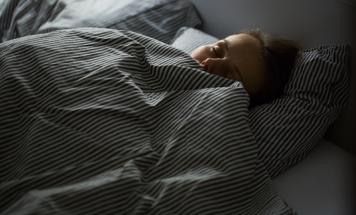 Dezvoltarea creierului la adolescenți e afectată de programul de somn. Studiu: cei care adorm târziu riscă să aibă probleme de comportament